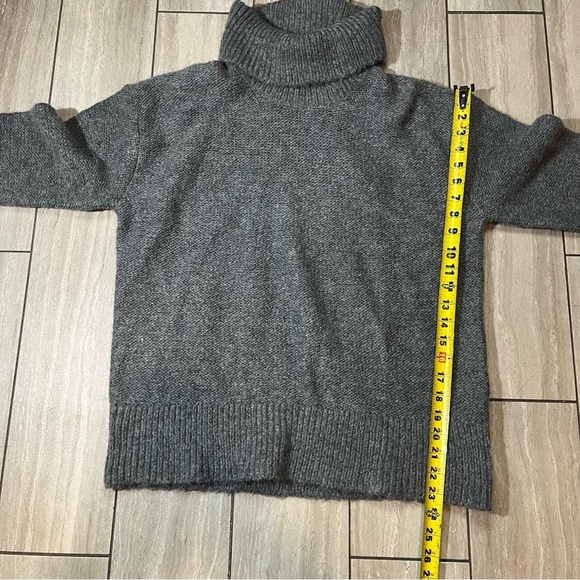 Banana Republic Womens Grey Wool/Alpaca Blend Grey Turtleneck Size Small - Picture 2 of 5
